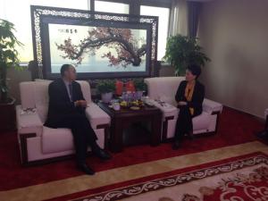 鄺遠平與河南省工商聯副主席、鄭州市工商聯主席薛景霞